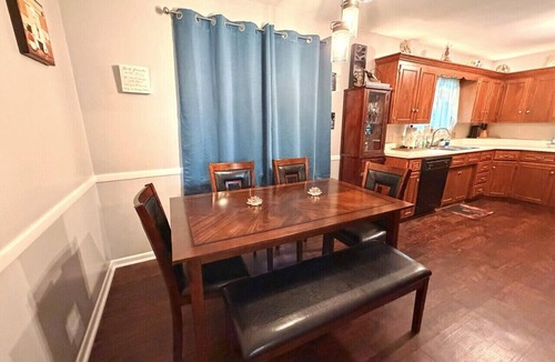 Coshocton House | Spacious and Close to Local Favorites