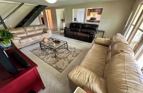 Brooks House | Spacious and peaceful sanctuary, only minutes to city!