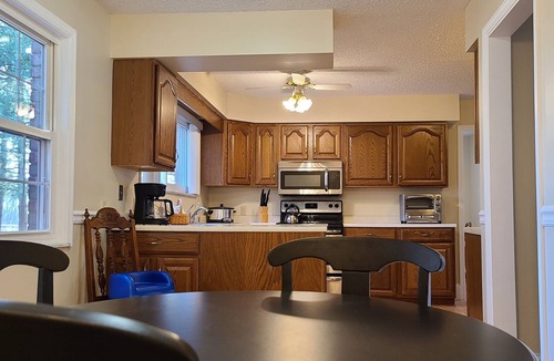 Petersburg House | Spacious and private home. Located 2 miles from the Creation Museum. Sleeps 14.
