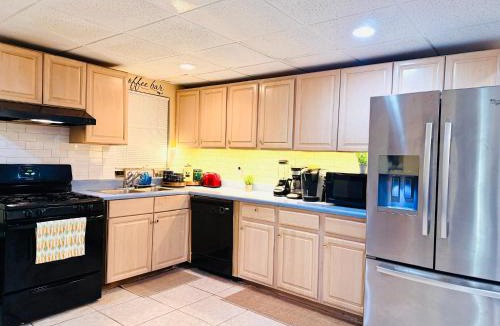 Peachtree Corners House | Spacious Atlanta Metro 1BR Home with Office and Free Parking