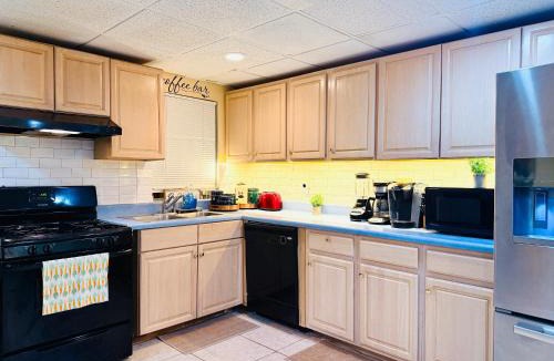 Peachtree Corners House | Spacious Atlanta Metro 1BR Home with Office and Free Parking