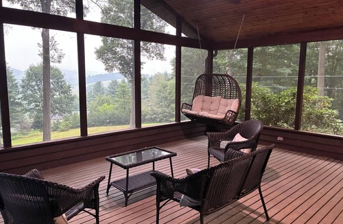 Millers House | Spacious & charming country home in Manchester, MD