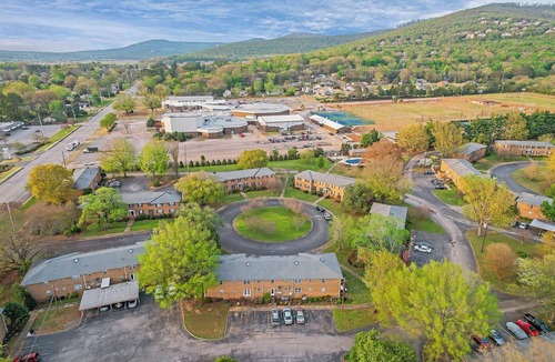 Huntsville Condo | Spacious Condo in Beautiful Jones Valley!