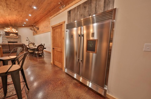Plummers Landing House | Spacious Farm Stay Near Cave Run Lake & Red River Gorge. Sleeps 14