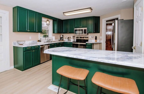 Hendersonville Cabin | Spacious Hendo Home in the Center of Everything!
