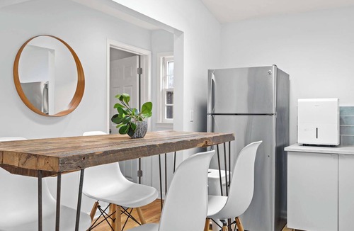 Cherokee Triangle Apartment | Spacious Highlands retreat near Bardstown Road!