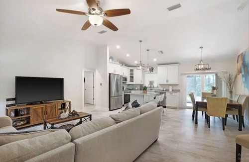 North Port House | Spacious Home near Warm Mineral Springs and Beaches