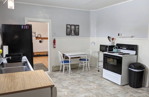 Calumet House | Spacious House in the Heights in a quiet Calumet neighborhood
