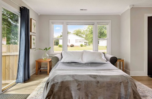 Ironton House | Spacious Ironton Home w/ Fire Pit & Large Fenced in Backyard | Near State Parks