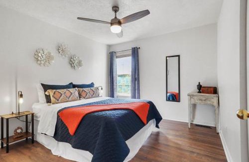 Lexington House | Spacious King Suite, Horses, Fire Pit, Garage