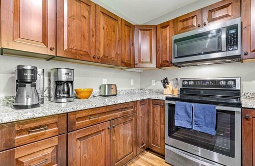 Rome House | Spacious Lake Arrowhead Golf Course Retreat