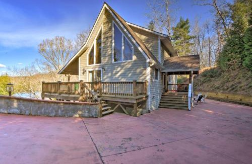 Santeetlah House | Spacious Lake Santeetlah Cottage w/Lake Views!