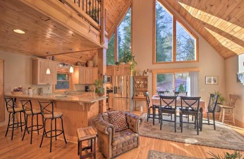 Santeetlah House | Spacious Lake Santeetlah Cottage w/Lake Views!