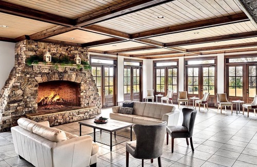 Douglasville Resort | Spacious Lakefront Suite w/Screened Porch & WiFi - Pet Friendly