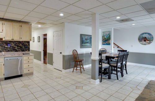 McMinnville House | Spacious McMinnville Vacation Home w/Gas Grill!