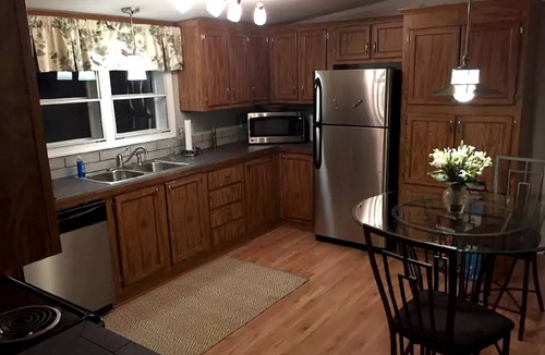 Gordonsville Cabin | Spacious Modular Rental on Huge Horse and Cattle Farm near Charlottesville, Virginia