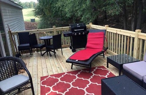 Gordonsville Cabin | Spacious Modular Rental on Huge Horse and Cattle Farm near Charlottesville, Virginia