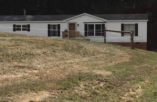 Gordonsville Cabin | Spacious Modular Rental on Huge Horse and Cattle Farm near Charlottesville, Virginia