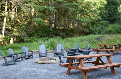 Pocahontas House | Spacious new home built 2025. Great private outdoor area. Tons of amenities.