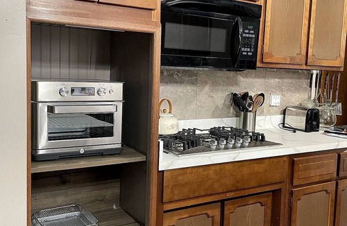 Warsaw House | Spacious & Newly Renovated 3-bedroom house in Warsaw/Winona Lake
