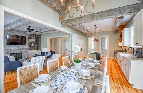 Vanderhorst Plantation House | Spacious renovated home w pool, easy beach access