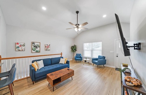 Clarksville Apartment | Spacious retreat close to Louisville attractions