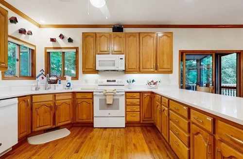 Waynesville House | Spacious retreat with golf course views, WiFi, lake access nearby & deck
