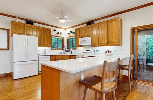 Waynesville House | Spacious retreat with golf course views, WiFi, lake access nearby & deck