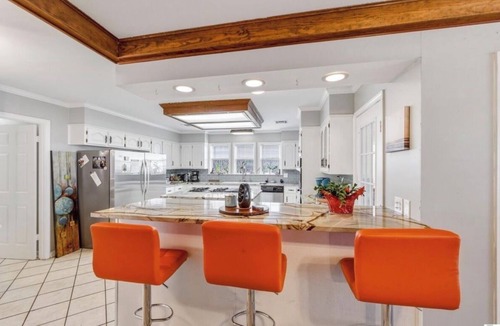 West Monroe House | Spacious Retreat with room for large groups! 2 living areas and a large kitchen.