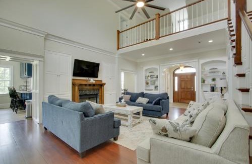 Lauderdale County House | Spacious Rural Getaway in Lexington w/Deck!