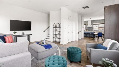 Lockerbie Square House | Spacious SoHo-Style Townhouse-Family Friendly