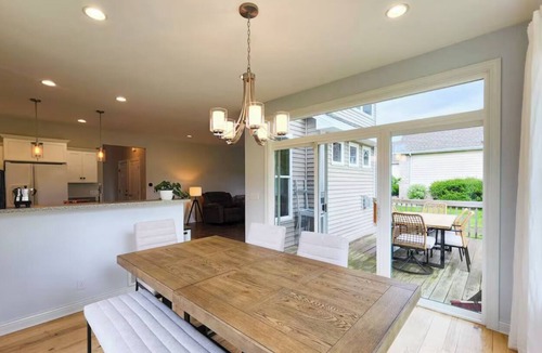 Ames House | Spacious & Spectacular 4 Bedroom House