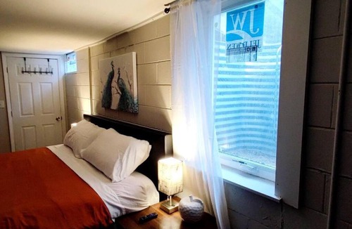 Indianapolis Apartment | Spacious Suite Close to Downtown Indy/King Bed
