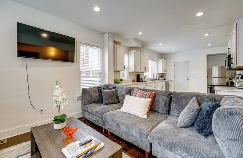 Detroit House | Spacious & Updated Group Getaway in Detroit!