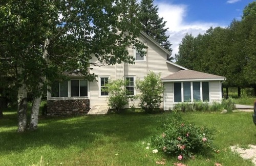 Ephraim House | Spacious-Wooded Lot–Family/Pet Friendly-Short Walk to Eagle Harbor