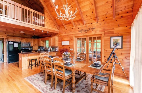 Ferguson Cabin | Spacious Wooden Cabin, WiFi, Hot Tub, Close to Walking Trails, Fireplace