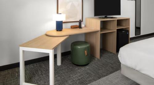 Toddville Road Hotel | Spark by Hilton Charlotte Airport North
