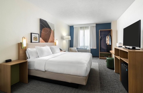 Forest Park Hotel | Spark by Hilton Cincinnati Fairfield