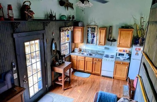 Sparta Cabin | Sparta Serenity: Charming Cabin with Hot Tub and Scenic Farm Views in TN