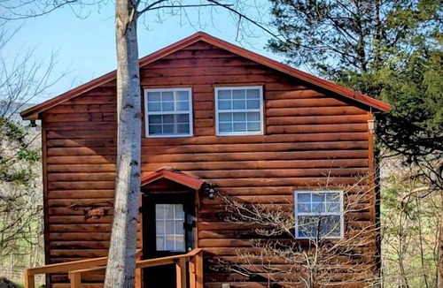 Sparta Cabin | Sparta Serenity: Charming Cabin with Hot Tub and Scenic Farm Views in TN