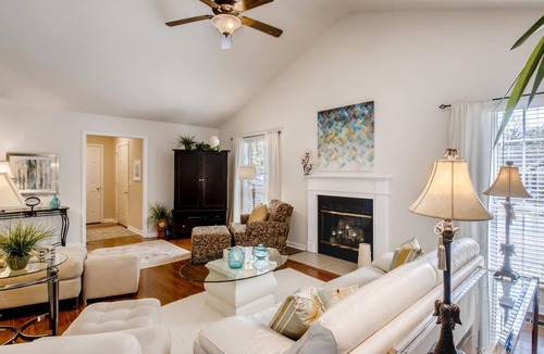 Windsor Green House | SPECIAL! Lovely, Clean, safe Family Home! Nashville
