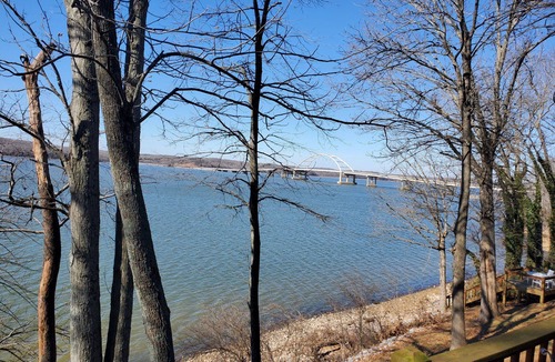 Cadiz House | Spectacular Lake Barkley Retreat, Weekday Pontoon Boat Included*