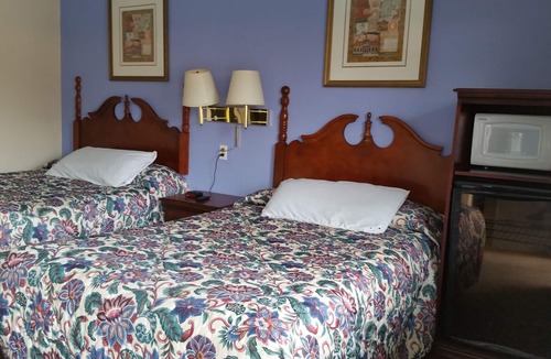 Shelbyville Hotel | Spillway Motel