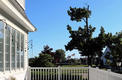 Manistique House | Sprawling historic home in heart of Central UP
