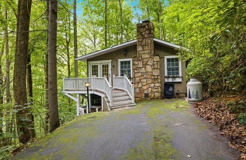 Gatlinburg - Pigeon Forge Ski Chalet | Spring Creek Cottage chalet