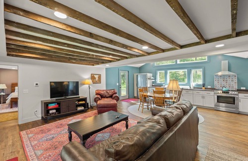 Maurertown House | Spring Getaway with Trails & Nature