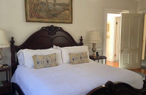 Anniston Bed & Breakfast | Springwood Inn.Southern!.Opportunity to experience the best of living!
