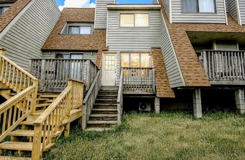 Snowshoe House | SR 27A: Mountain Bike Weekends & Pet-Friendly Summer Nights
