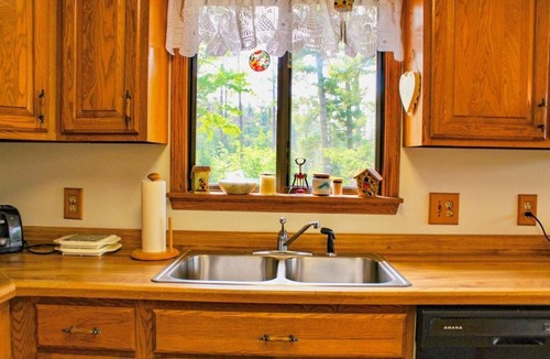 Toivola House | SR/SL Two Lakefront Homes w/Sauna, Decks, Sleeps 16 – Perfect for Families