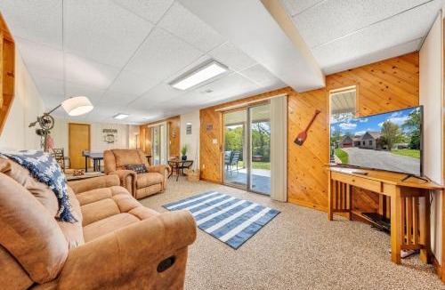 Huddleston House | Stargaze - Lakefront with Private Dock